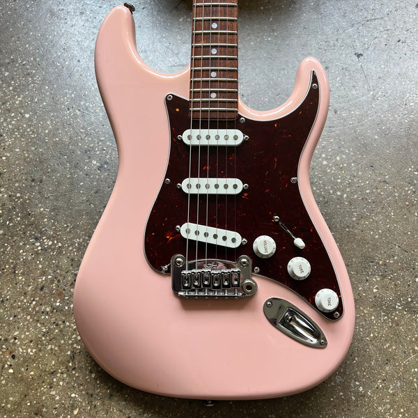 2019 G&L USA Legacy Specs - Shell Pink
