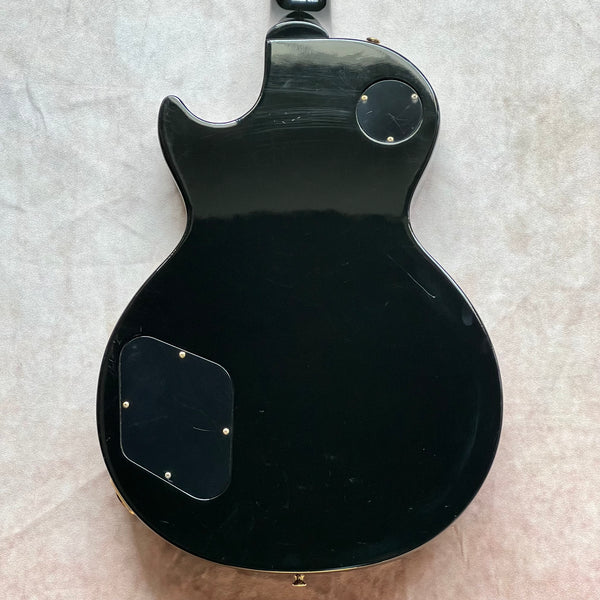 Gibson Les Paul Classic 3 Pickup 2002 - Ebony with Gold Hardware - 12