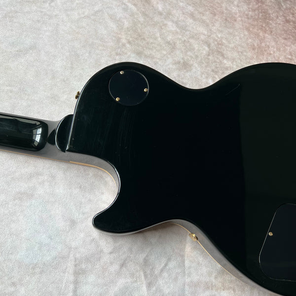 Gibson Les Paul Classic 3 Pickup 2002 - Ebony with Gold Hardware - 17