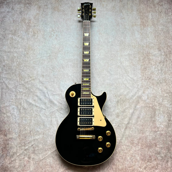 Gibson Les Paul Classic 3 Pickup 2002 - Ebony with Gold Hardware - 2