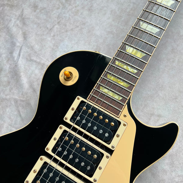 Gibson Les Paul Classic 3 Pickup 2002 - Ebony with Gold Hardware - 3