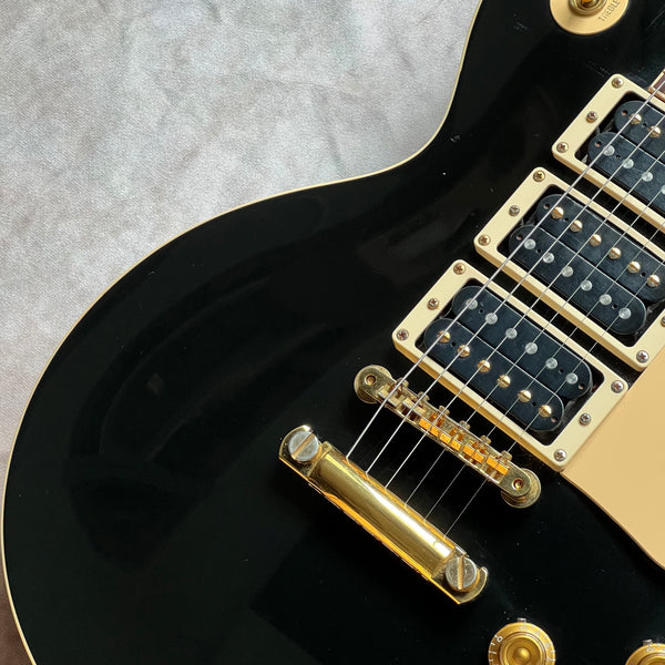 Gibson Les Paul Classic 3 Pickup 2002 - Ebony with Gold Hardware - 4