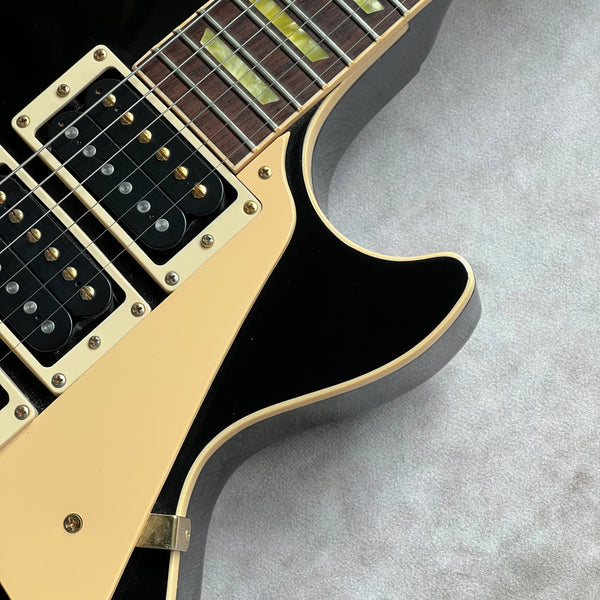 Gibson Les Paul Classic 3 Pickup 2002 - Ebony with Gold Hardware - 6