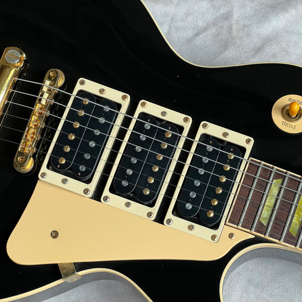 Gibson Les Paul Classic 3 Pickup 2002 - Ebony with Gold Hardware - 7
