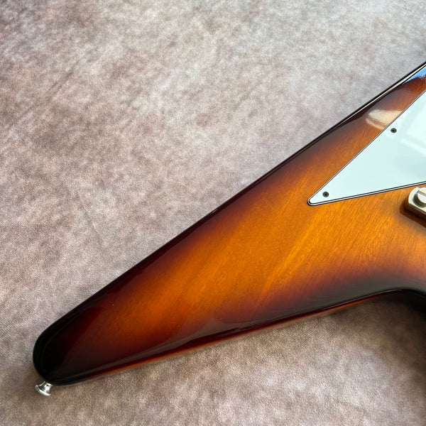 Gibson Custom Shop '67 Flying V 2016 - Vintage Sunburst - 4