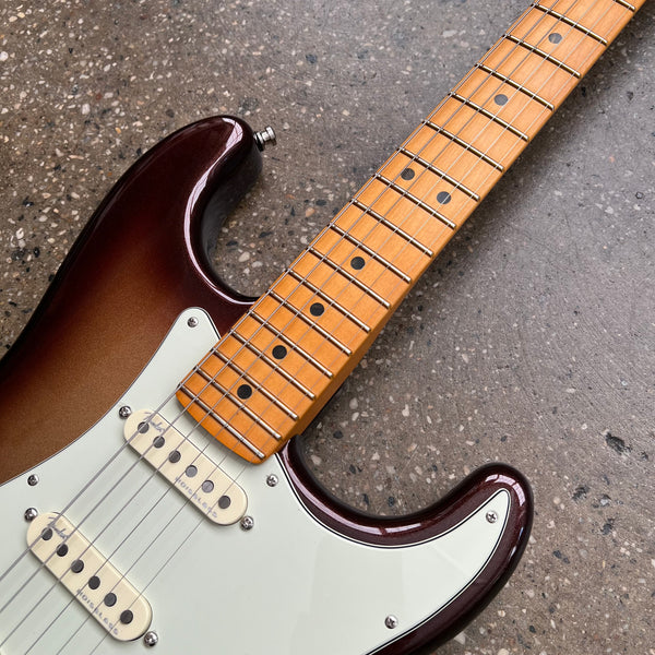 Fender American Ultra Stratocaster Maple Fingerboard 2019 - Mocha Burst - 3