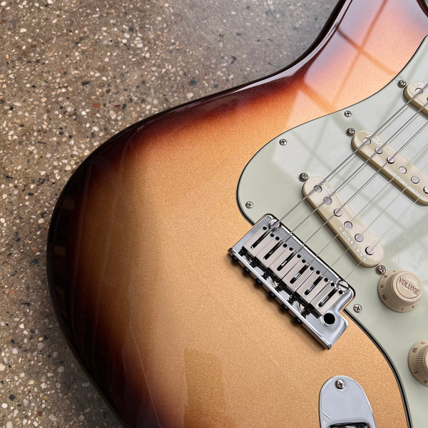 Fender American Ultra Stratocaster Maple Fingerboard 2019 - Mocha Burst - 4