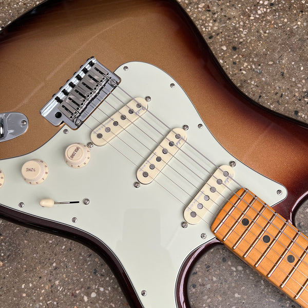 Fender American Ultra Stratocaster Maple Fingerboard 2019 - Mocha Burst - 7