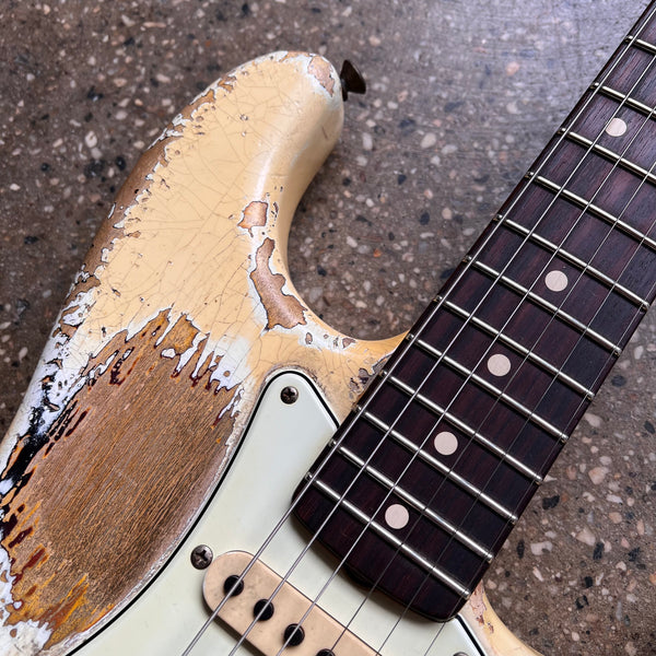 Fender Custom Shop '63 Stratocaster Heavy Relic Masterbuilt by Vincent van Trigt 2021 - Vintage White over 3-Tone Sunburst - 3