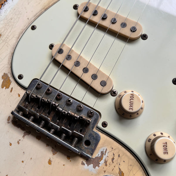 Fender Custom Shop '63 Stratocaster Heavy Relic Masterbuilt by Vincent van Trigt 2021 - Vintage White over 3-Tone Sunburst - 7