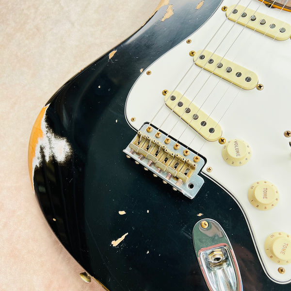 Fender Custom Shop 1967 Stratocaster Heavy Relic 2022 - Aged Black - 4