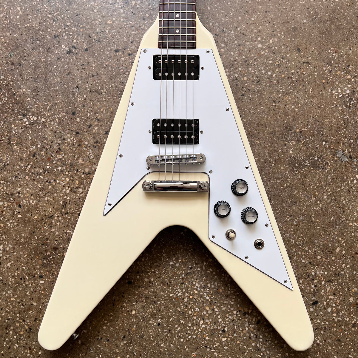 ギター GibsonUSA FlyingV 67Reissue ClassicWhite 1991 Gibson 67 Flying V Specs - Classic White | Tone Wolf
