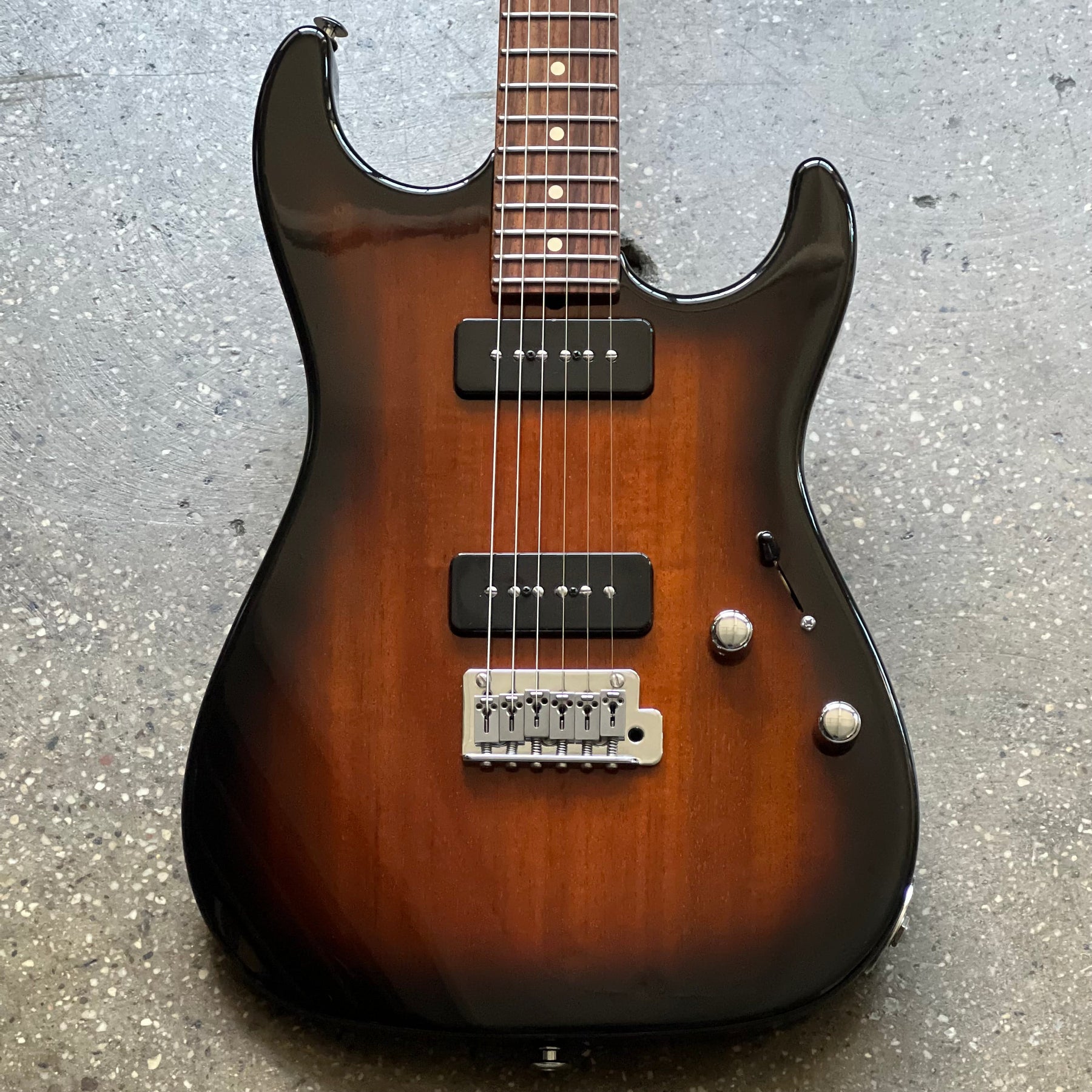 2004 Suhr Standard Mahogany P-90s Specs - 2-Tone Sunburst | Tone Wolf