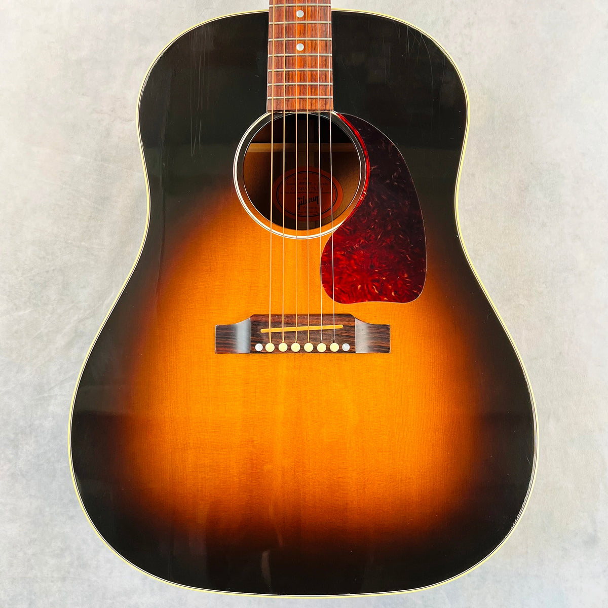 GIBSON　J-45　2006年製 2006 Gibson J-45 Standard Specs - Vintage Sunburst | Tone Wolf