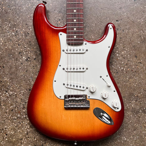 2011 Fender American Standard Stratocaster Rosewood Specs - Sienna Sunburst