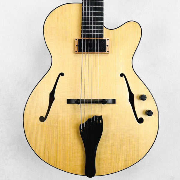 2024 American Archtop Bucky Pizzarelli Model 7-String Specs - Blonde
