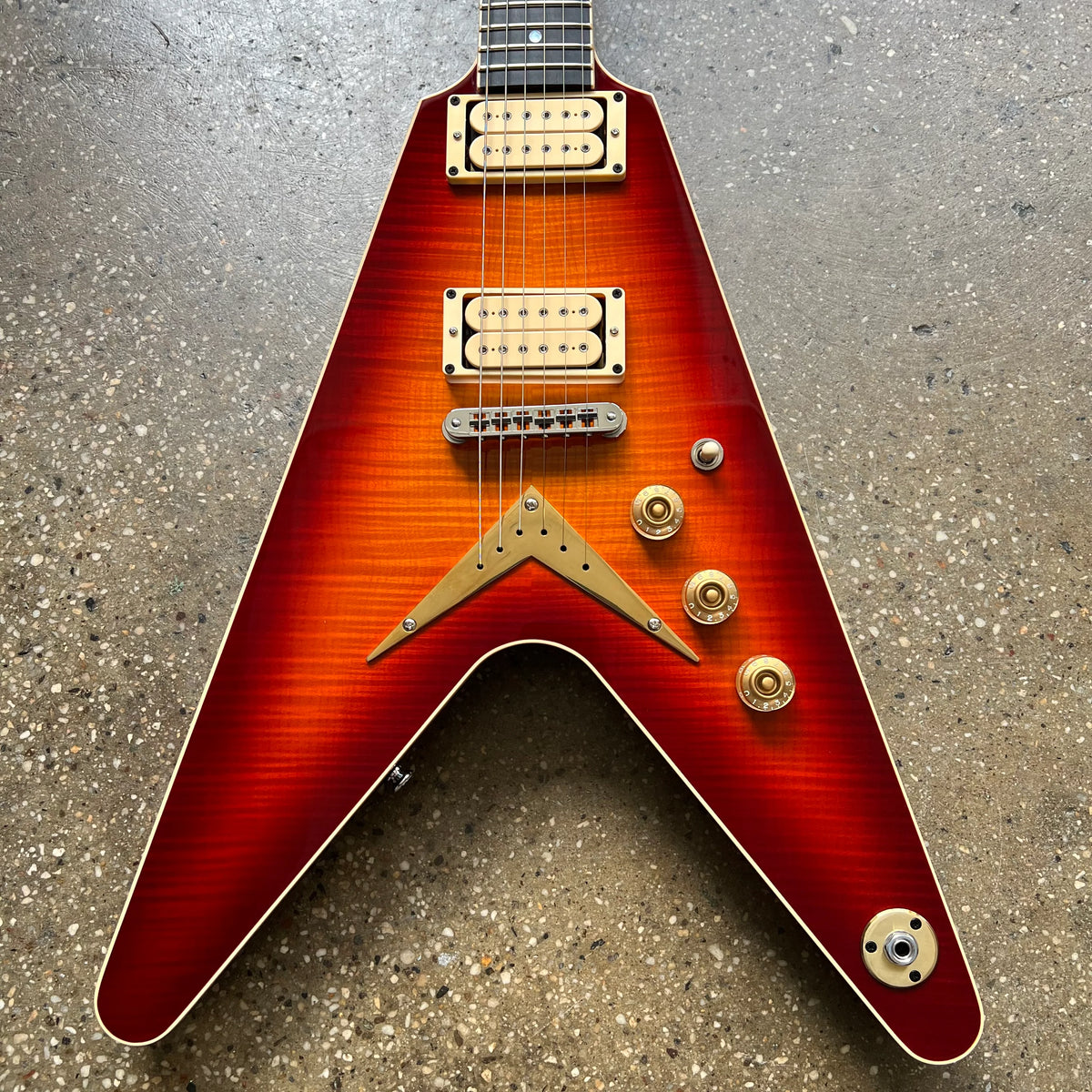 2024 Dean USA V 1977 Limited Edition Trans Cherry Sunburst Specs 2024 Dean USA V 1977 Limited Edition Trans Cherry Sunburst Specs