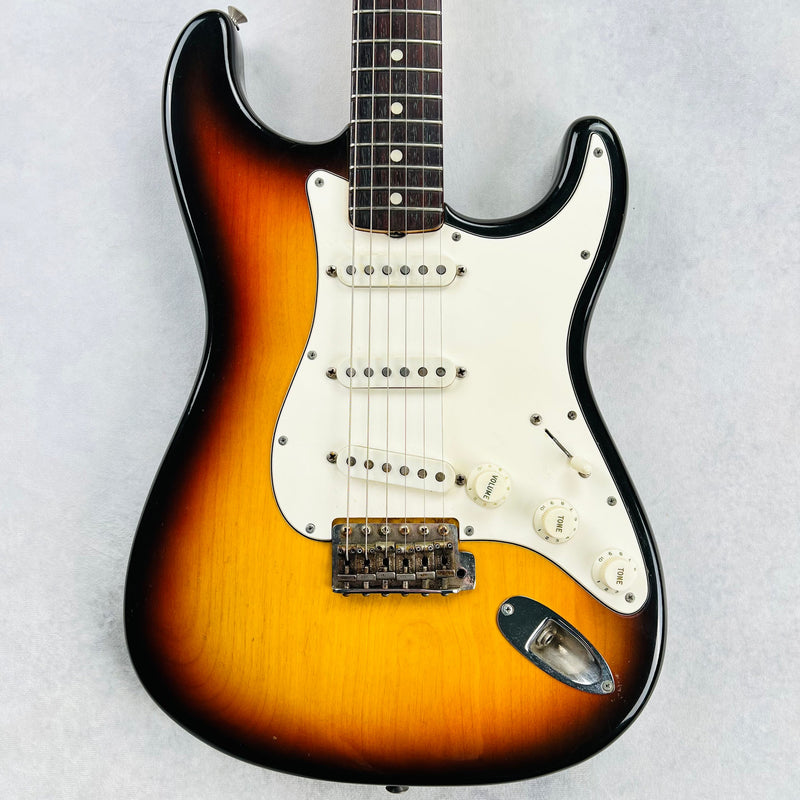 Fender Stratocaster Rosewood Fingerboard 1970 3-Tone Sunburst Specifications
