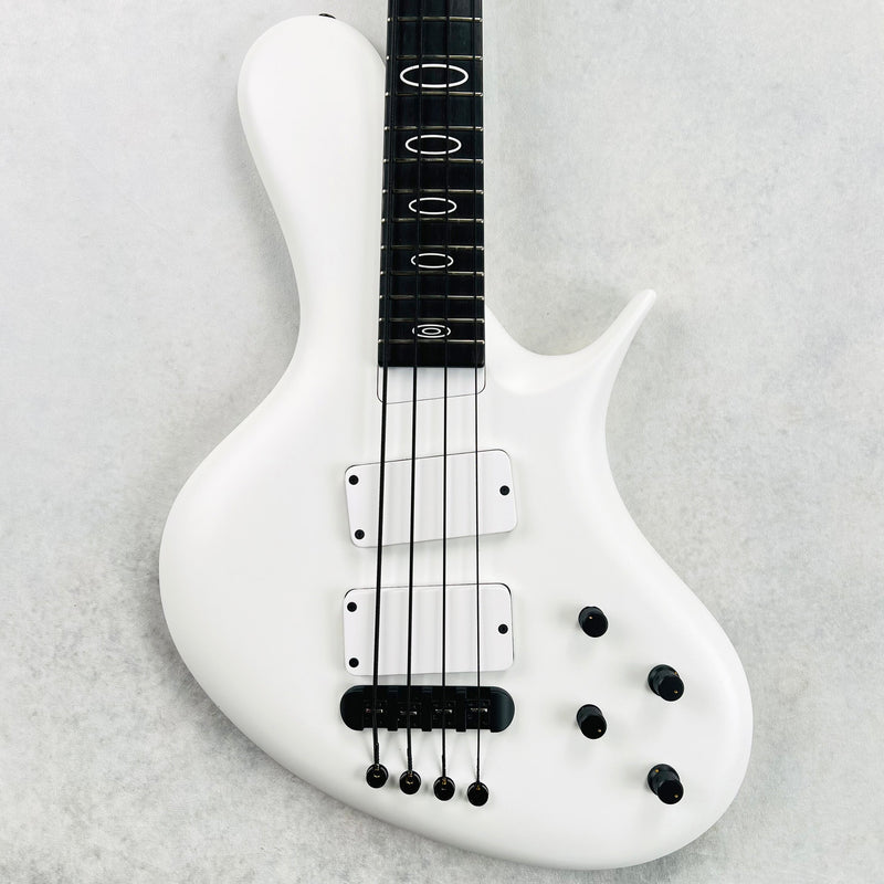 Jens Ritter R-8 Singlecut 4-String Bass 2017 White Specifications