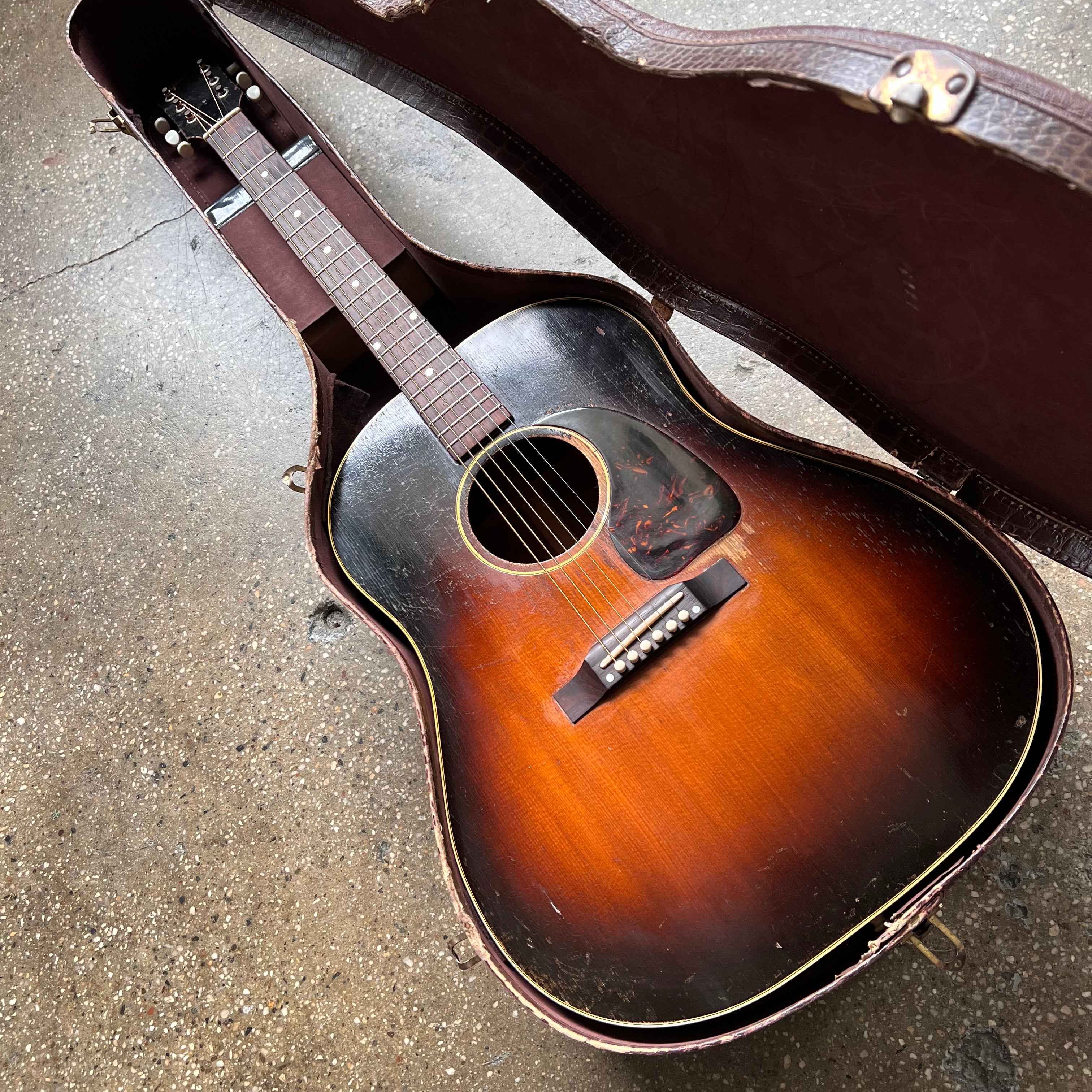Gibson J-45 Vintage Acoustic Guitar 1950 - Sunburst | Tone Wolf