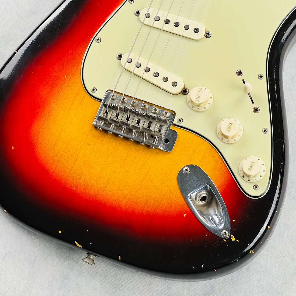 1964 Fender Stratocaster Vintage Electric Guitar 3-Tone Sunburst - 5