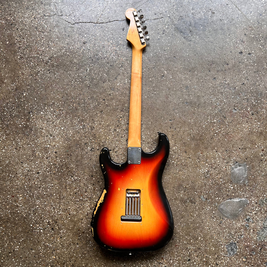 1965 Fender Stratocaster Vintage Electric Guitar Three Tone Sunburst - 17
