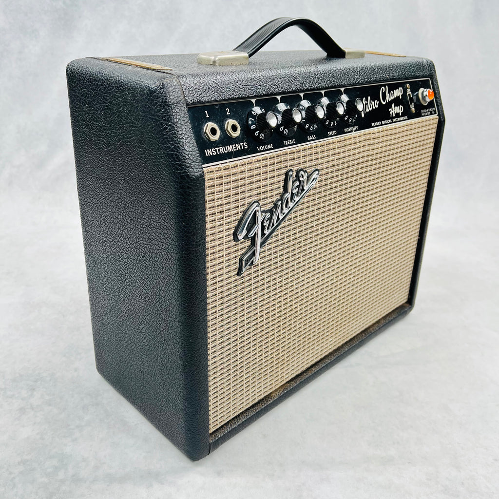 1965 Fender Vibro Champ Amp 1x8" Vintage Guitar Combo Amplifier Black - 2