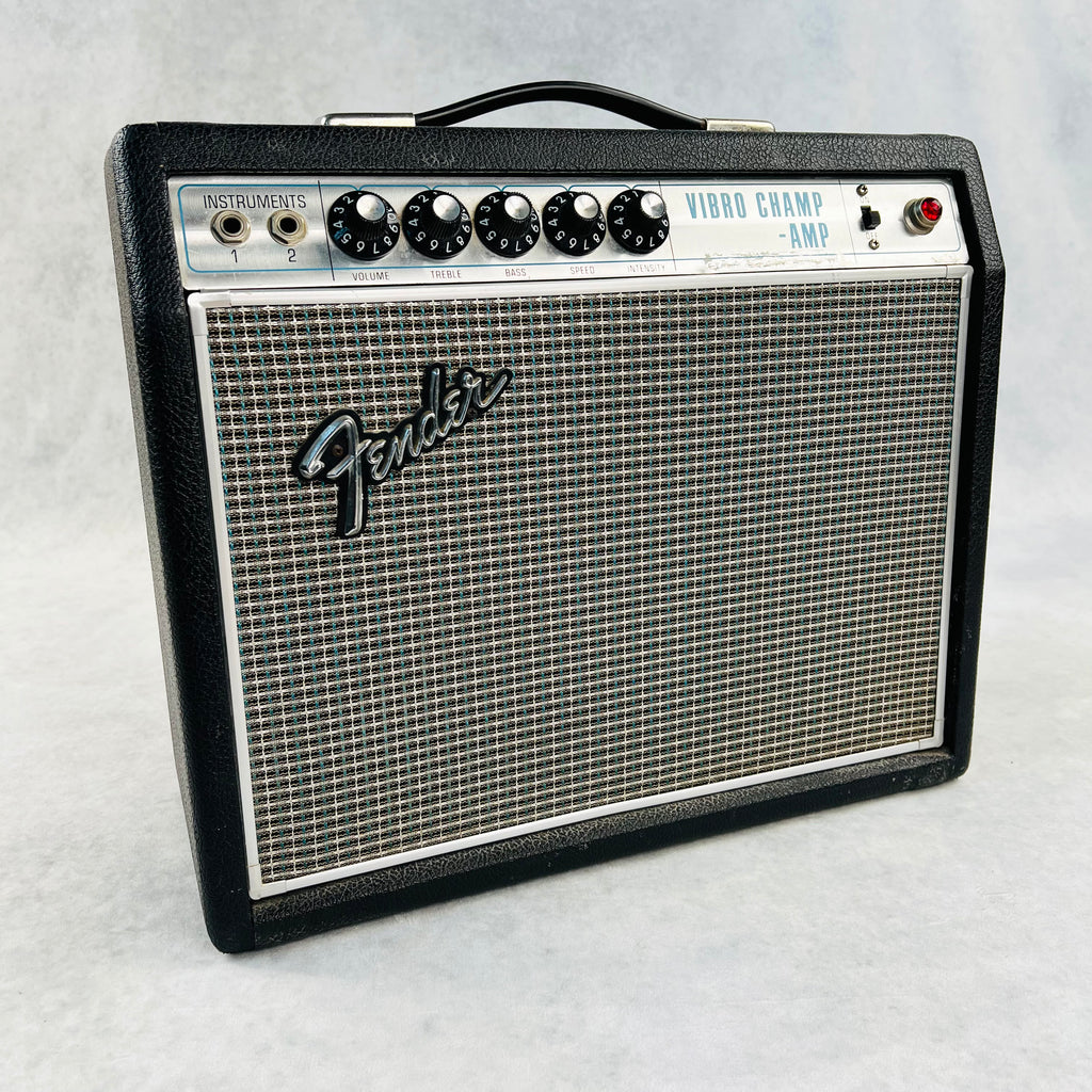 1968 Fender Vibro Champ Vintage Amplifier Drip Edge - Black - 16