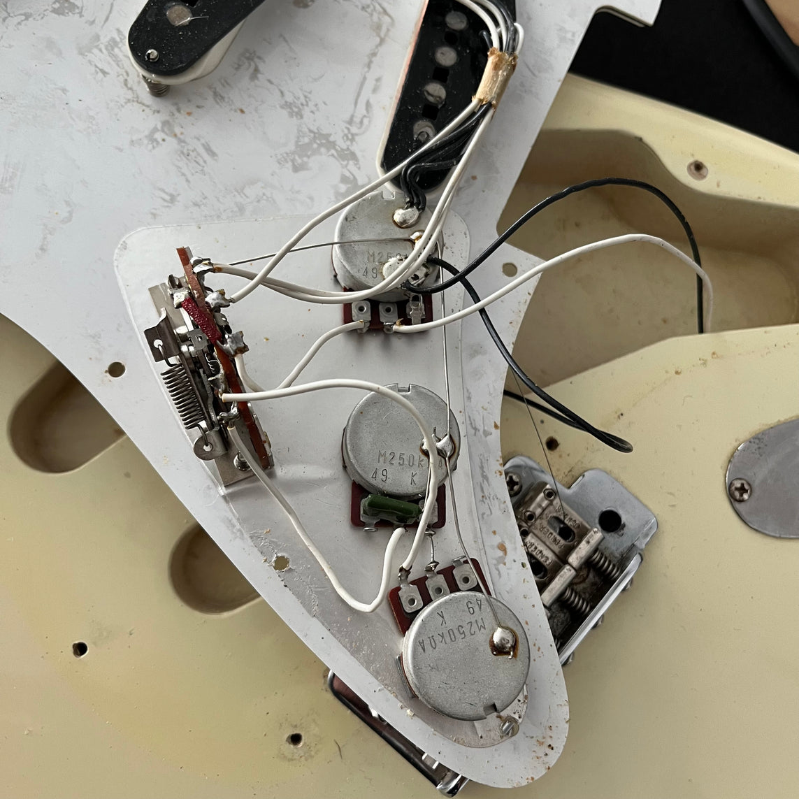 Fender Japan ST62-55 Stratocaster 1985 - Vintage White