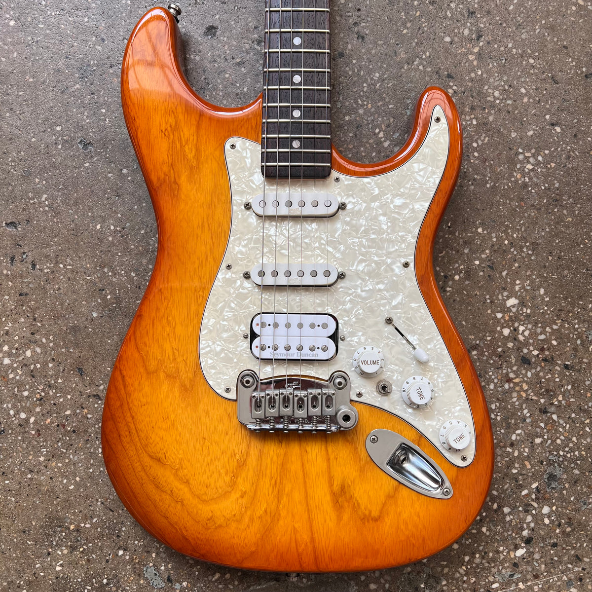 G&L Legacy HSS USA Rosewood Fretboard 2007 - Honeyburst | Tone Wolf