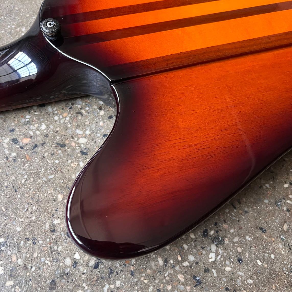 Epiphone Thunderbird Pro IV 2010 - Vintage Sunburst w/ OHSC Epiphone Thunderbird Pro IV 2010 - Vintage Sunburst w/ OHSC