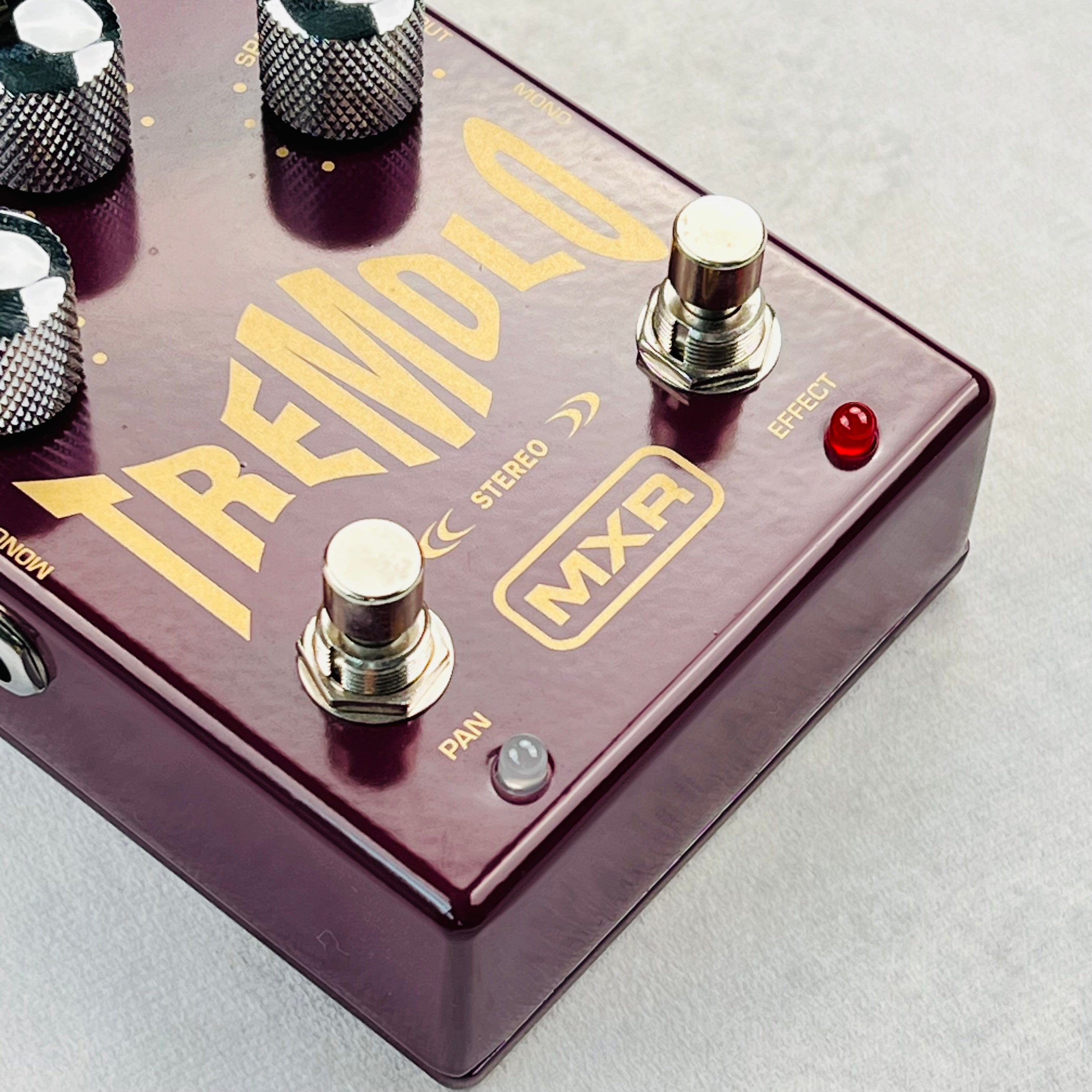 mxr tremolo pedal MXR M159 Stereo Tremolo 2010s - Red