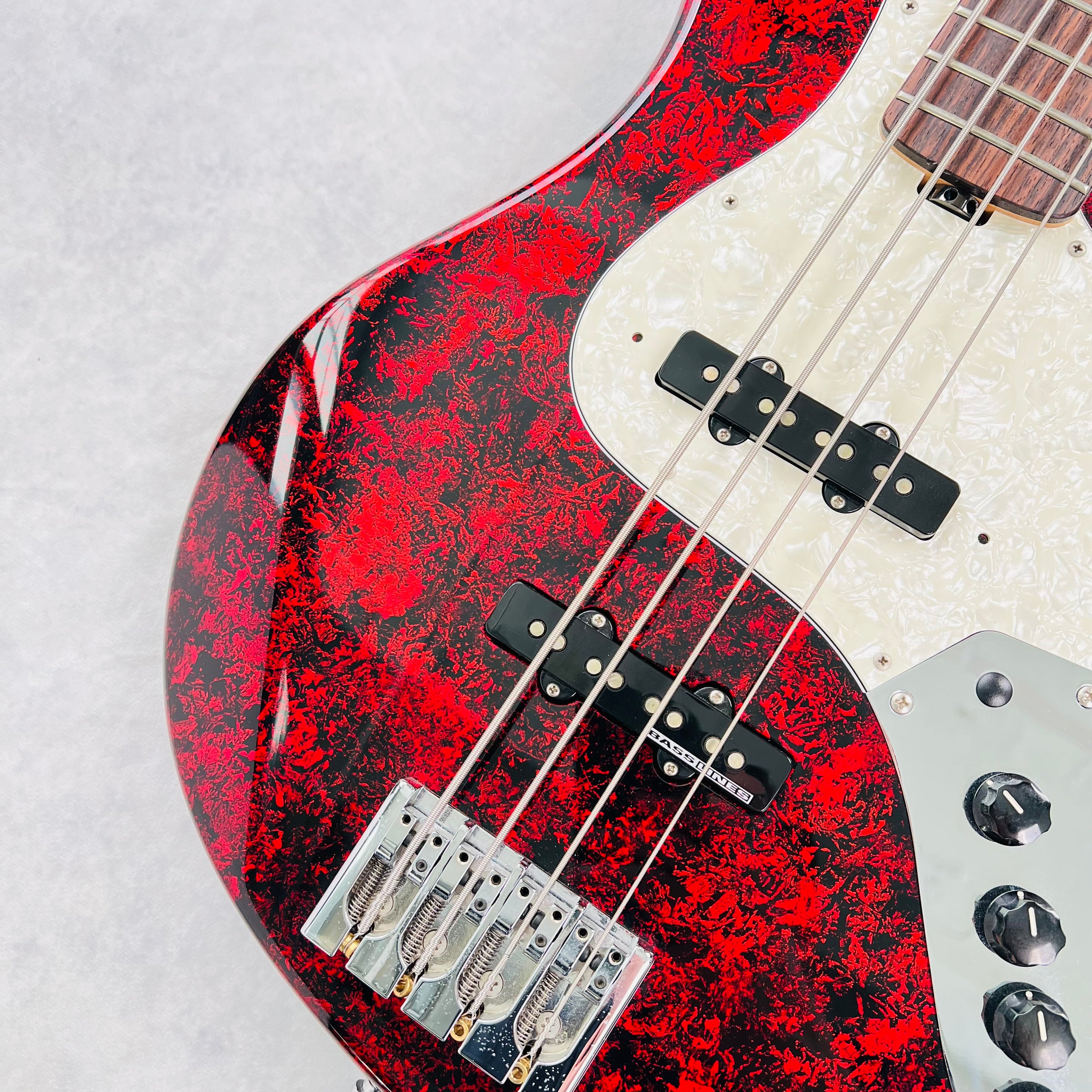 ESP Alice Nine Saga Signature Bass Flame 2011 - Volcano Red | Tone