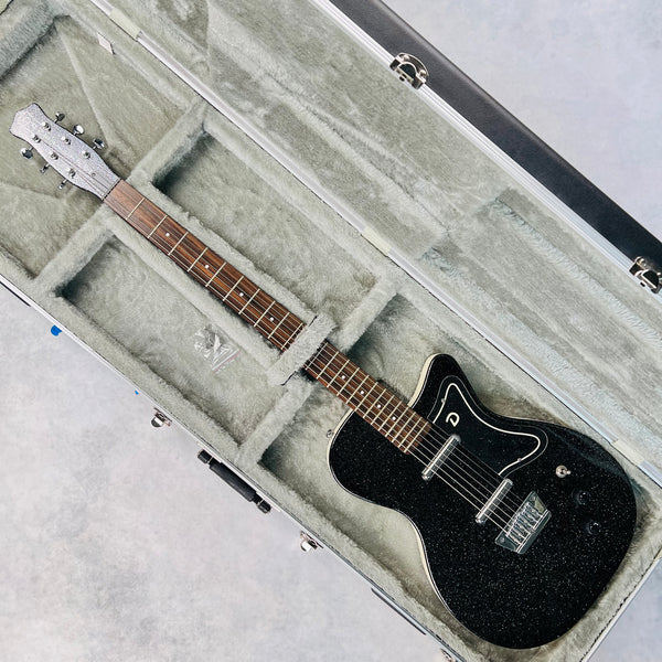 Danelectro '56 Baritone with Hardshell Case 2014 - Black Metalflake - 18