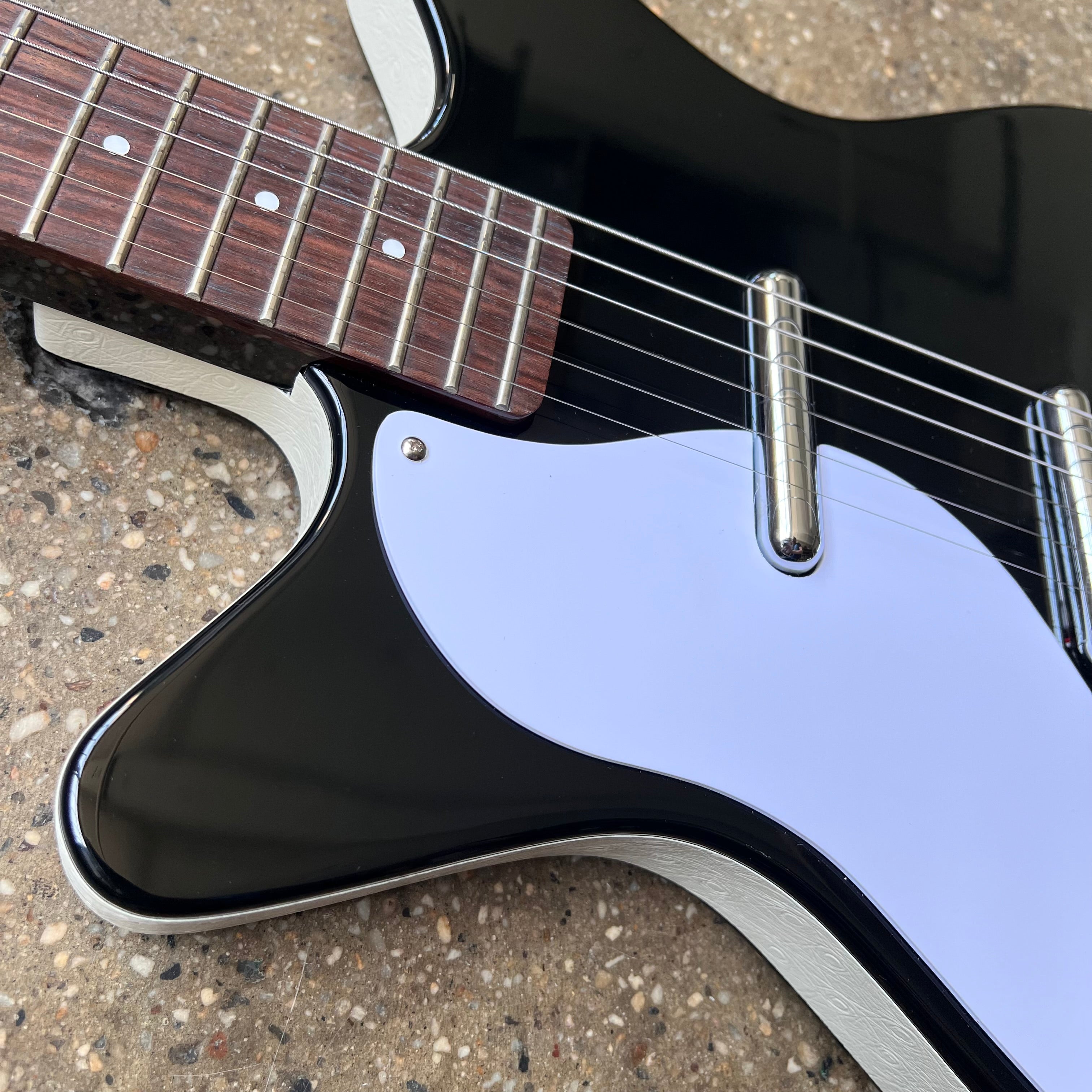 Danelectro 59M NOS Double Cutaway Left Handed 2015 - Black | Tone Wolf