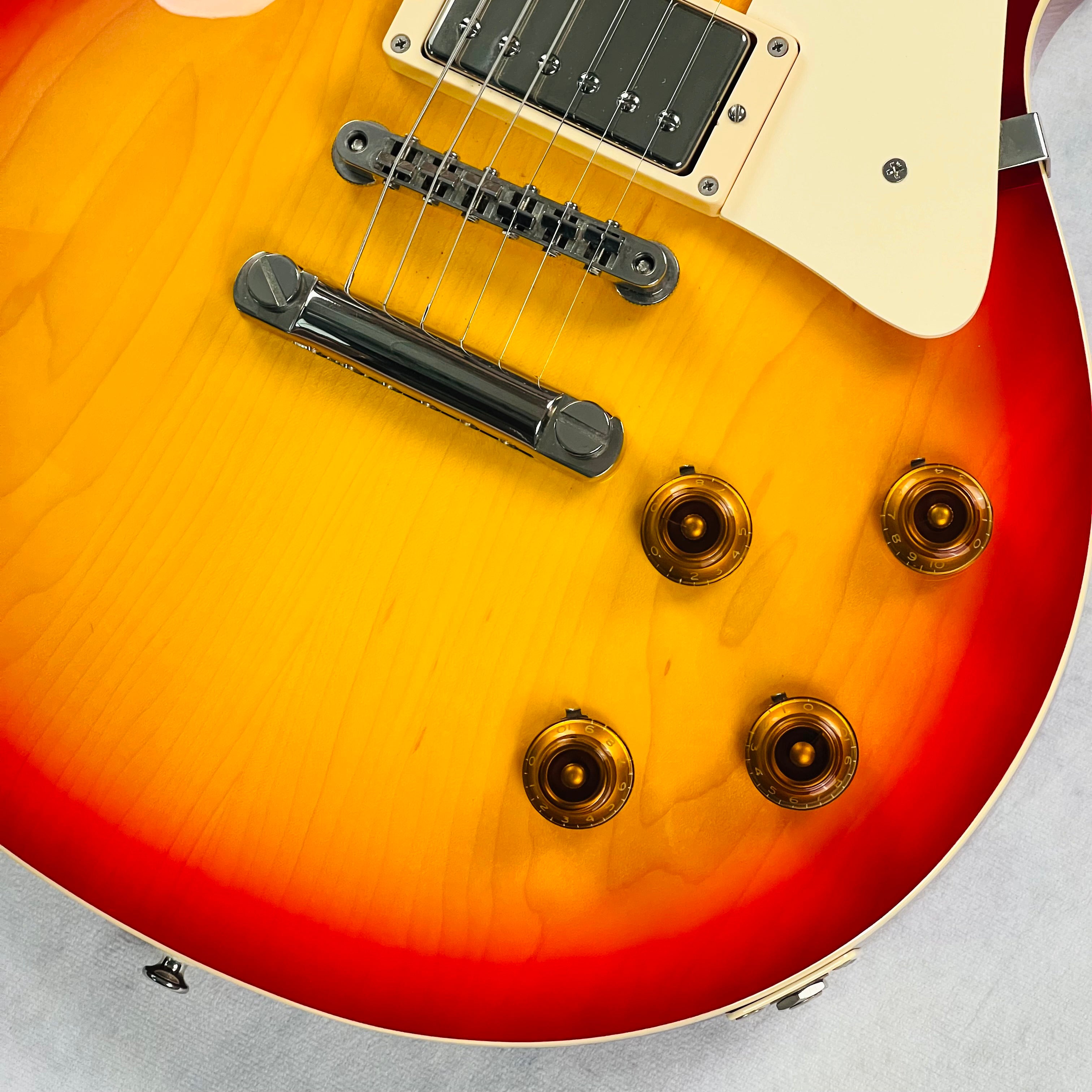 Tokai Love Rock LS-110 2015 - Cherry Sunburst | Tone Wolf