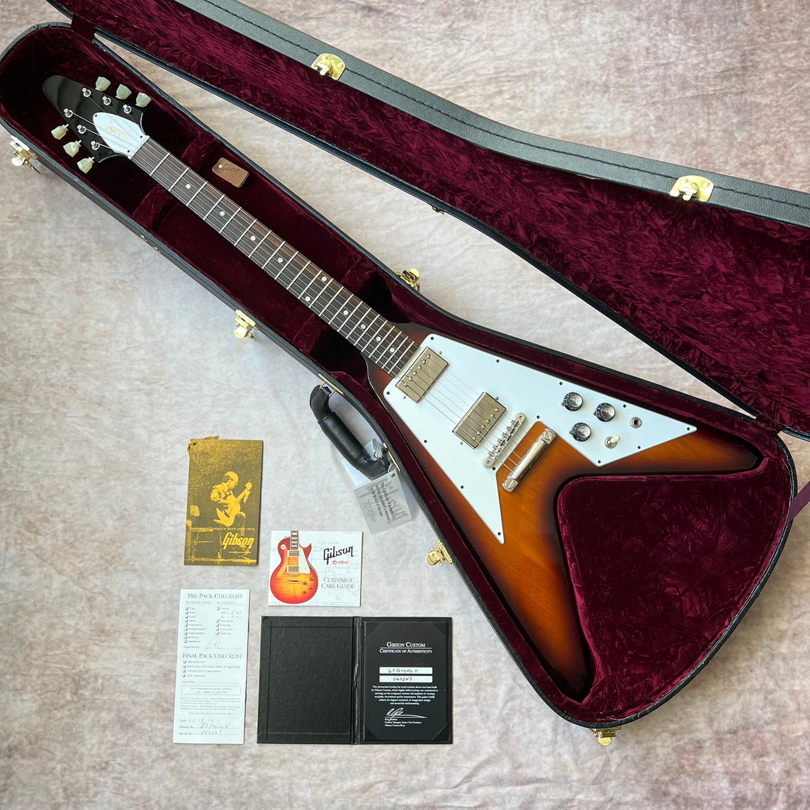 Gibson Custom Shop '67 Flying V 2016 - Vintage Sunburst | Tone Wolf