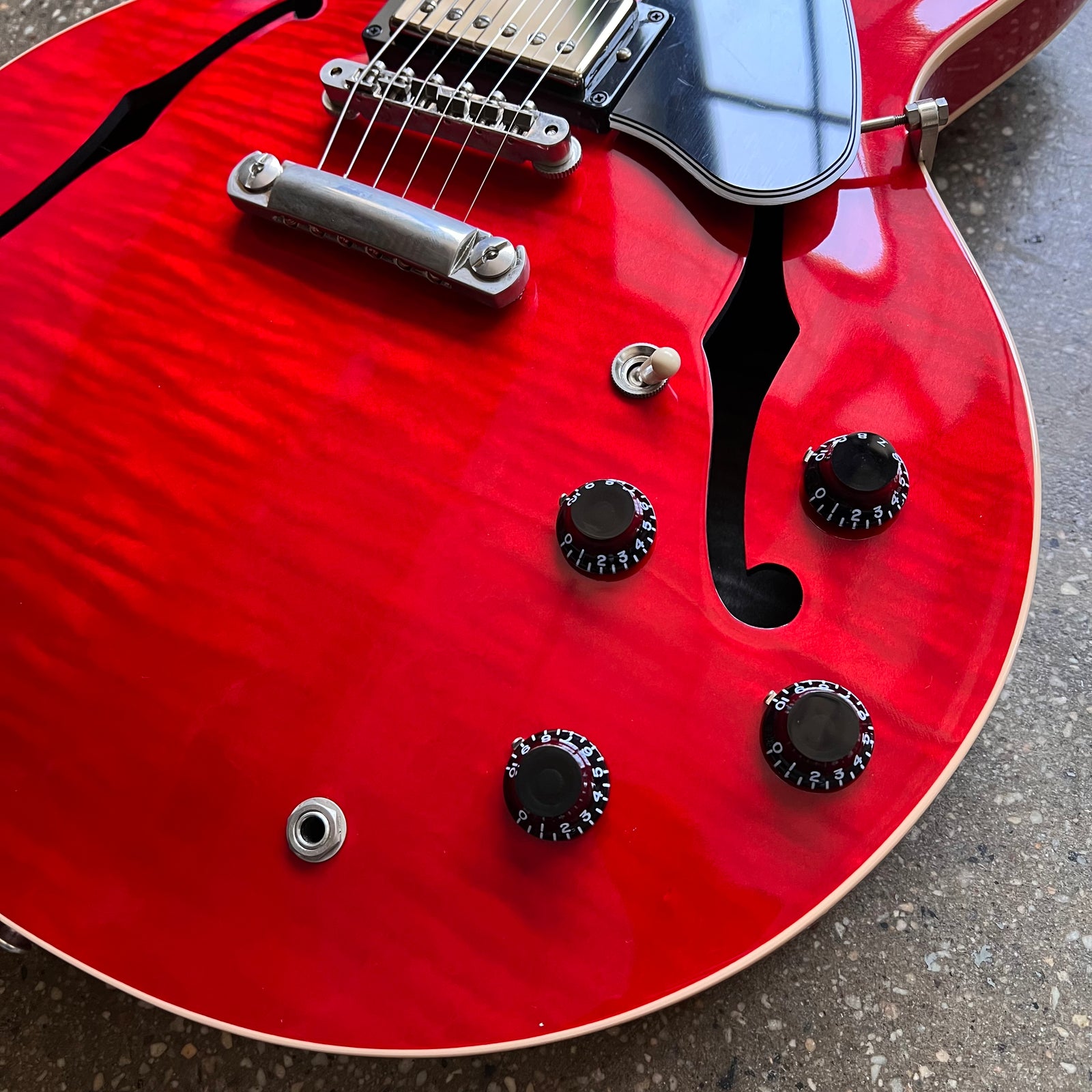 2016 Gibson ES-335 Figured Specs - Cherry | Tone Wolf 2016 Gibson ES-335 Figured Specs - Cherry | Tone Wolf
