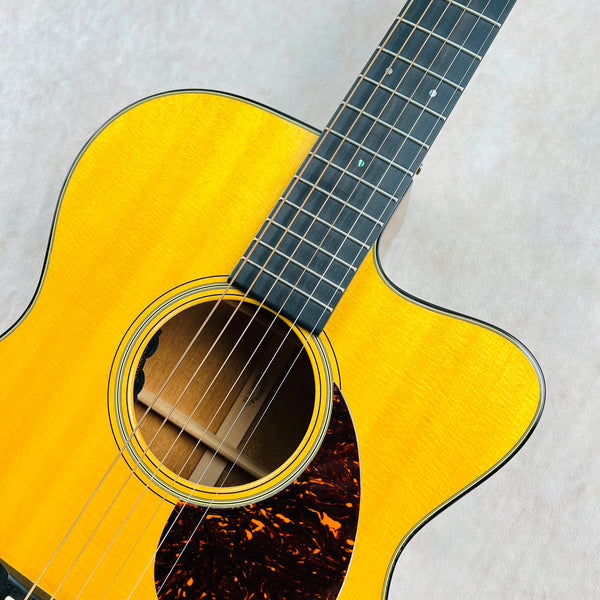 Martin OMC-18E Acoustic-Electric Fishman Aura VT Enhance 2016 - Natural - 3