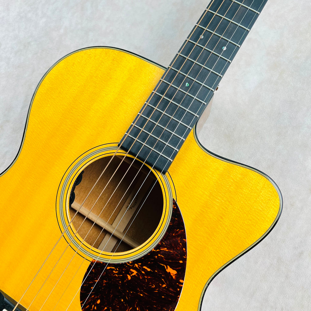 Martin OMC-18E Acoustic-Electric Fishman Aura VT Enhance 2016 - Natural - 3