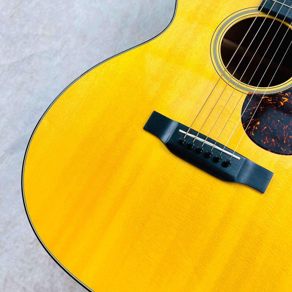 Martin OMC-18E Acoustic-Electric Fishman Aura VT Enhance 2016 - Natural - 4