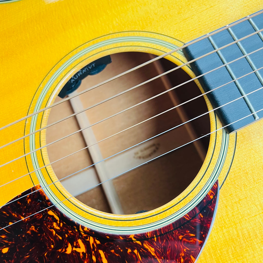 Martin OMC-18E Acoustic-Electric Fishman Aura VT Enhance 2016 - Natural - 7