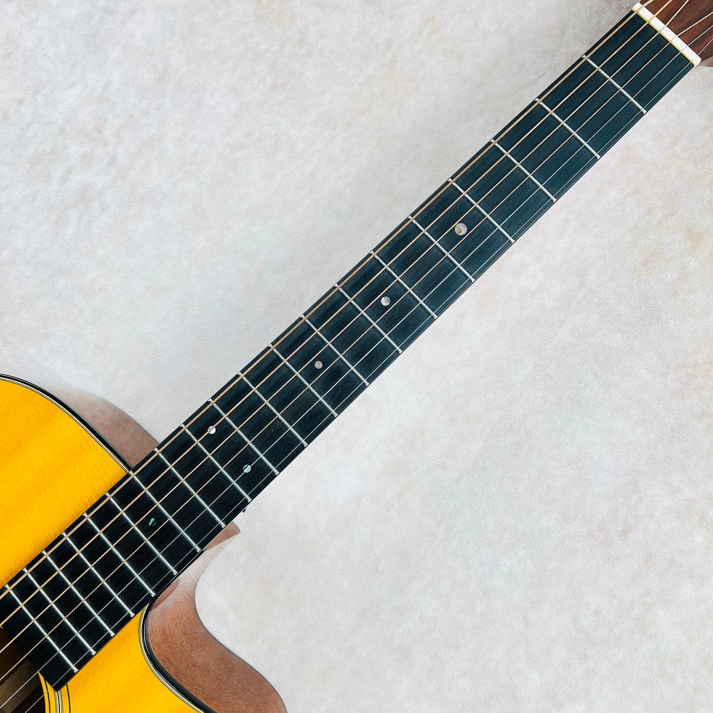 Martin OMC-18E Acoustic-Electric Fishman Aura VT Enhance 2016 - Natural - 8