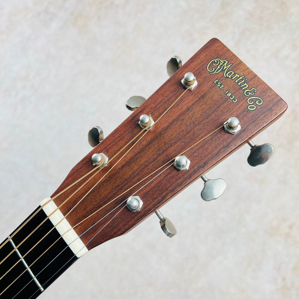 Martin OMC-18E Acoustic-Electric Fishman Aura VT Enhance 2016 - Natural - 9