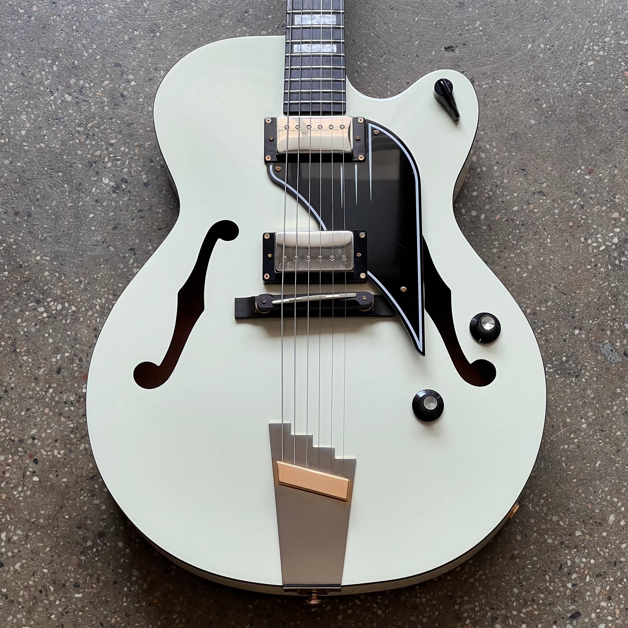 Supro Sierra Prototype 2017 - White | Tone Wolf