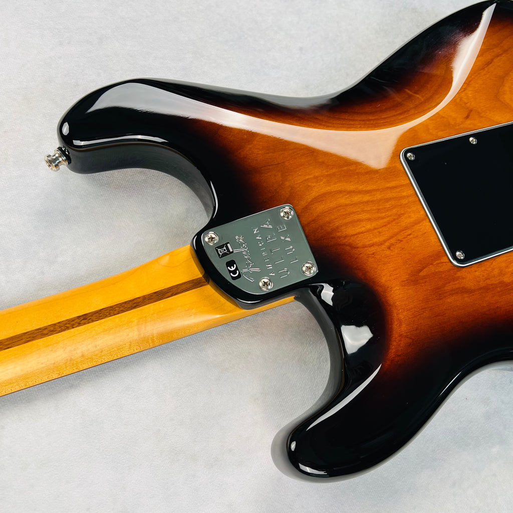 Fender American Ultra Luxe Stratocaster Rosewood Fingerboard 2021 - 2-Color Sunburst - 14