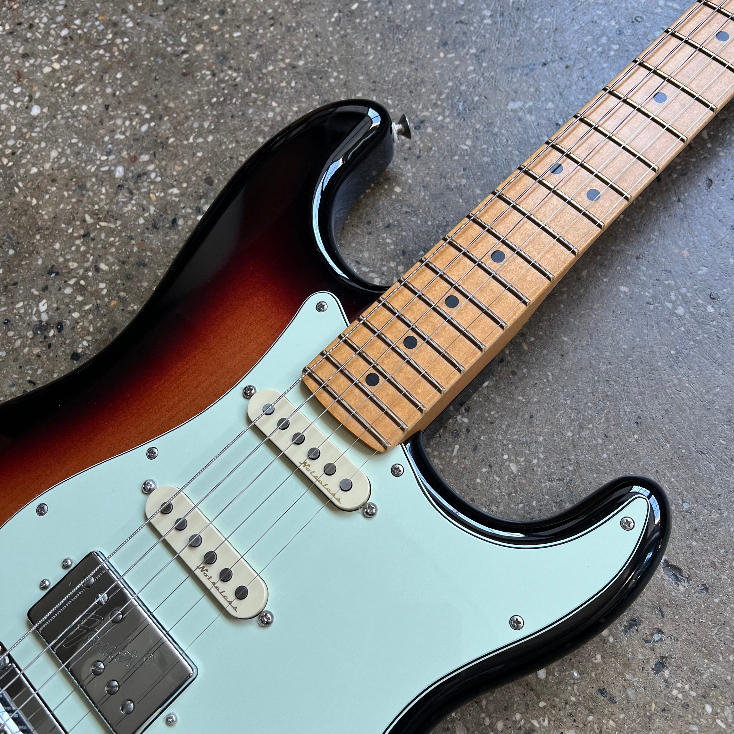 Fender Player Plus Stratocaster HSS Maple Fingerboard 2021