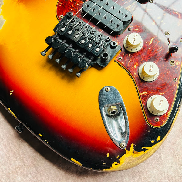 Fender Custom Shop 1960 Stratocaster HSH Floyd Rose Heavy Relic 2022 - 3-Tone Sunburst - 5