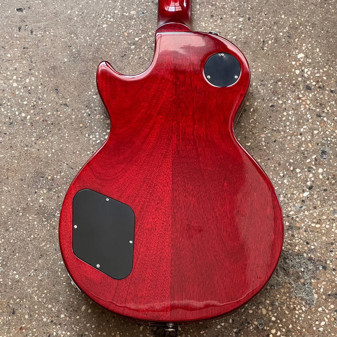 Gibson 70s Les Paul Deluxe 2022 - Cherry Sunburst | Tone Wolf