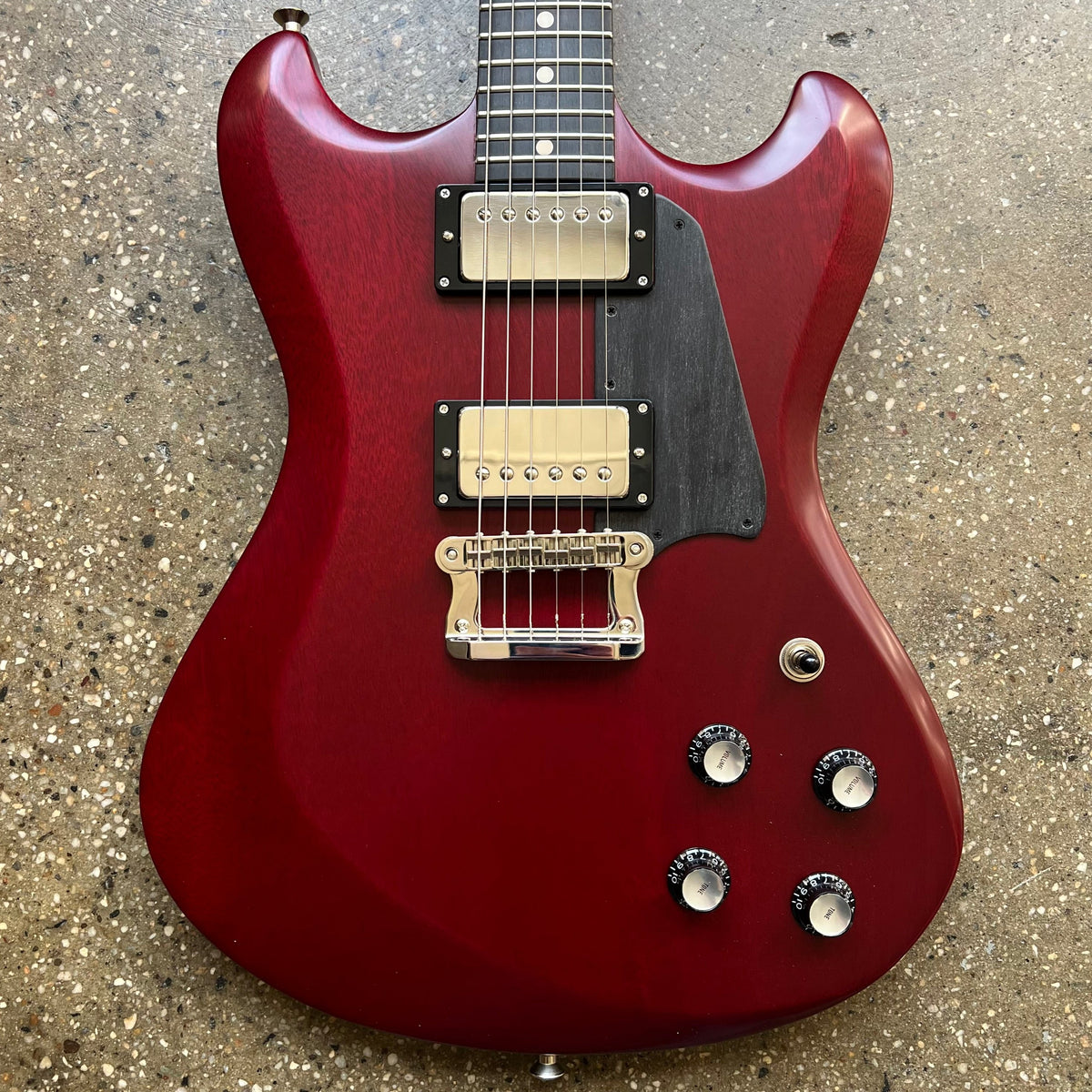 Knaggs Honga 2023 - Burgundy | Tone Wolf